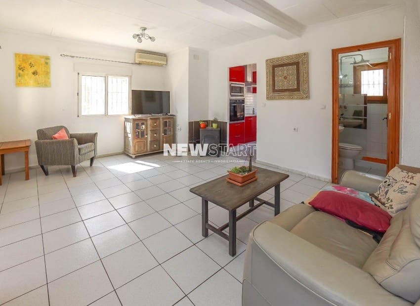 3 bedroom Villa for sale in San Fulgencio with pool - € 185,000 (Ref: 9238842)