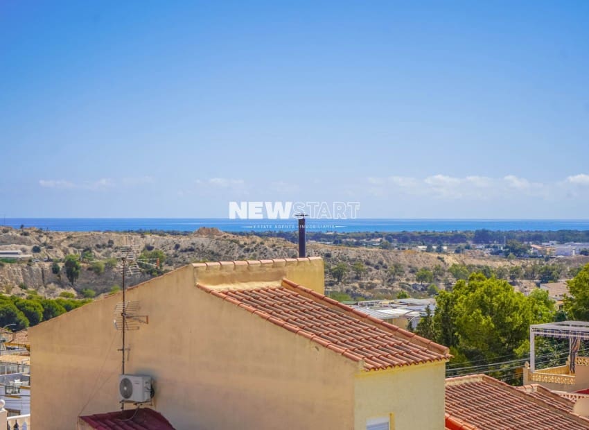 3 bedroom Villa for sale in San Fulgencio with pool - € 185,000 (Ref: 9238842)