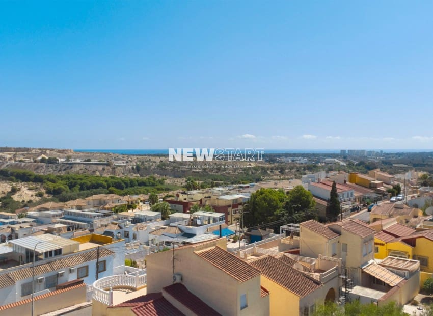 3 bedroom Villa for sale in San Fulgencio with pool - € 185,000 (Ref: 9238842)