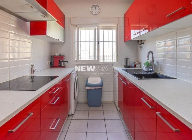 Chalet de 3 habitaciones en San Fulgencio en venta con piscina - 185.000 € (Ref: 9238842)