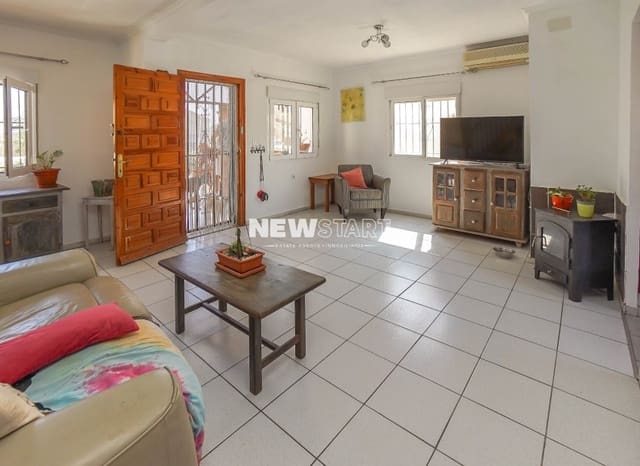 Chalet de 3 habitaciones en San Fulgencio en venta con piscina - 185.000 € (Ref: 9238842)