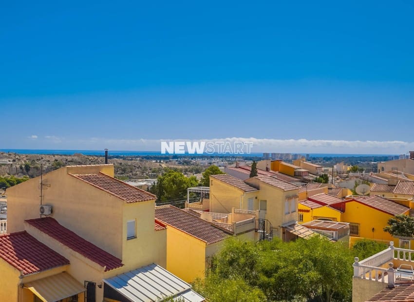 3 bedroom Villa for sale in San Fulgencio with pool - € 185,000 (Ref: 9238842)