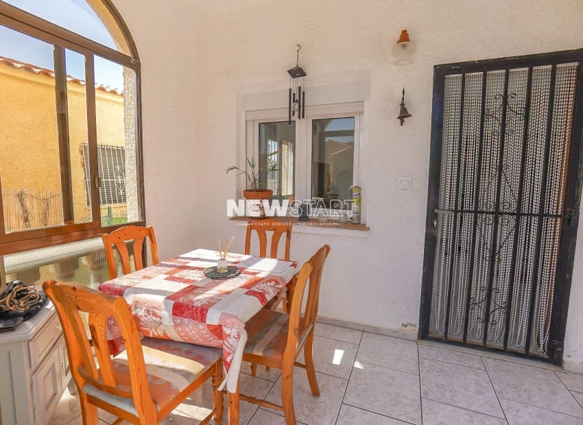3 bedroom Villa for sale in San Fulgencio with pool - € 185,000 (Ref: 9238842)