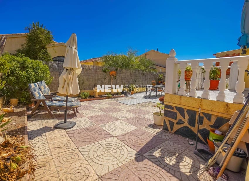 3 bedroom Villa for sale in San Fulgencio with pool - € 185,000 (Ref: 9238842)