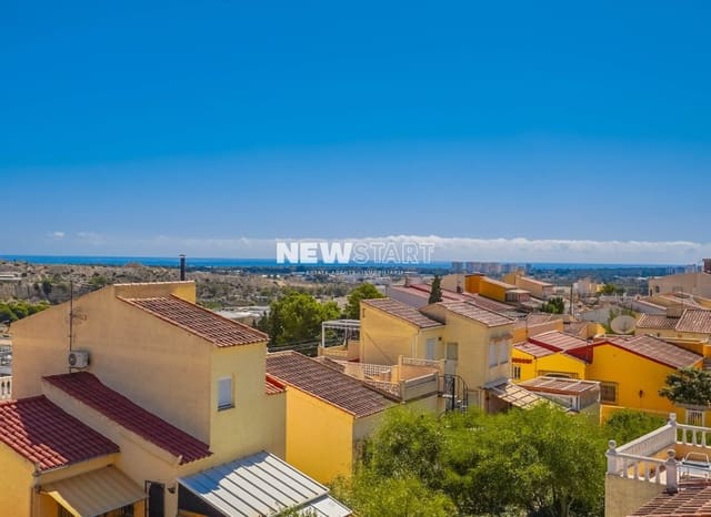 Chalet de 3 habitaciones en San Fulgencio en venta con piscina - 185.000 € (Ref: 9238842)