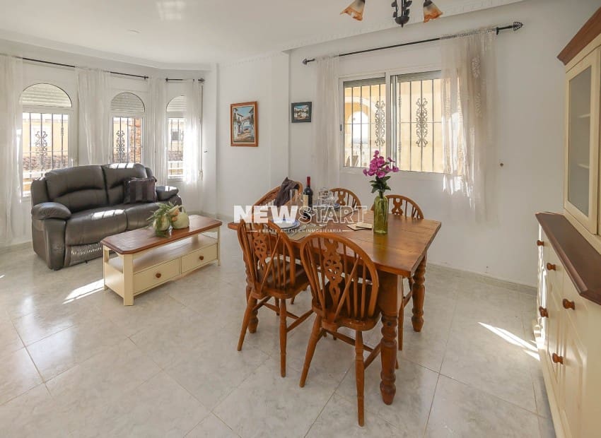 4 bedroom Villa for sale in La Marina with pool - € 229,500 (Ref: 9270258)