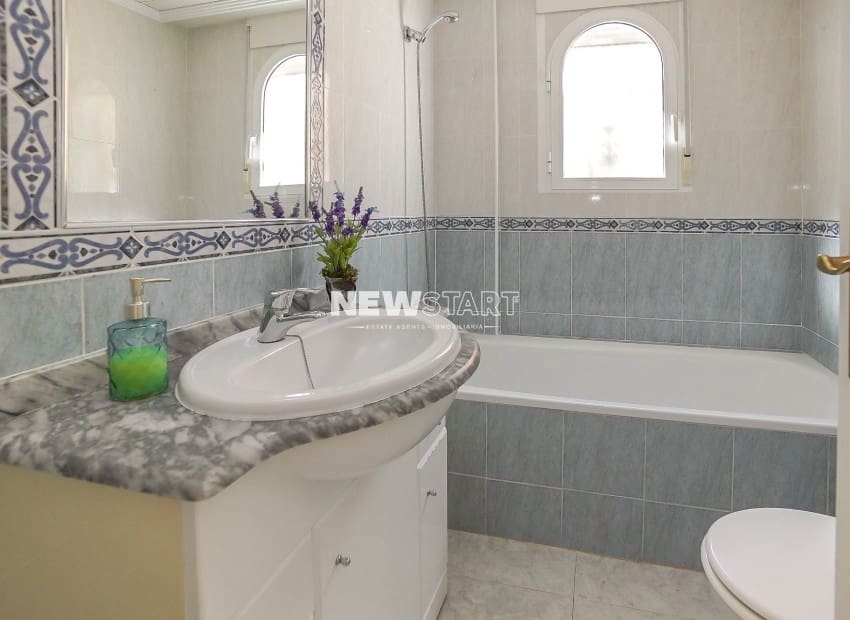 4 bedroom Villa for sale in La Marina with pool - € 229,500 (Ref: 9270258)