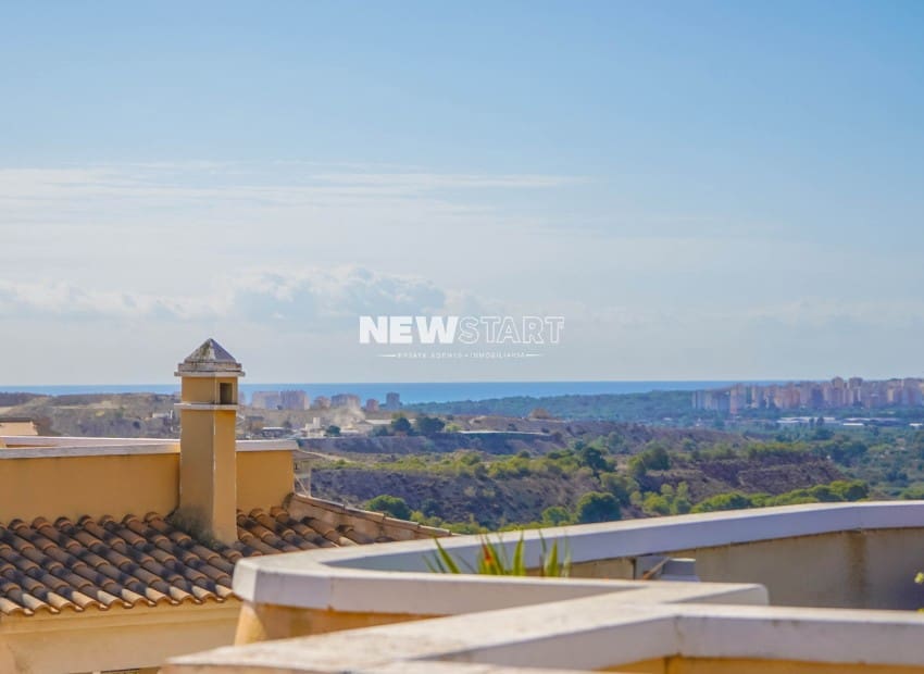 4 bedroom Villa for sale in La Marina with pool - € 229,500 (Ref: 9270258)