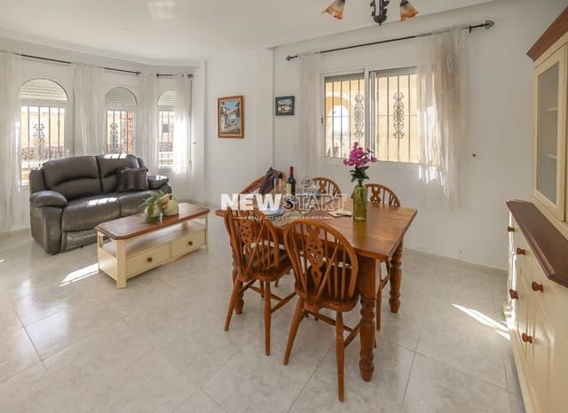 4 soveværelse Villa til salg i La Marina, Elche / Elx med swimmingpool - € 229.500 (Ref: 9270258)