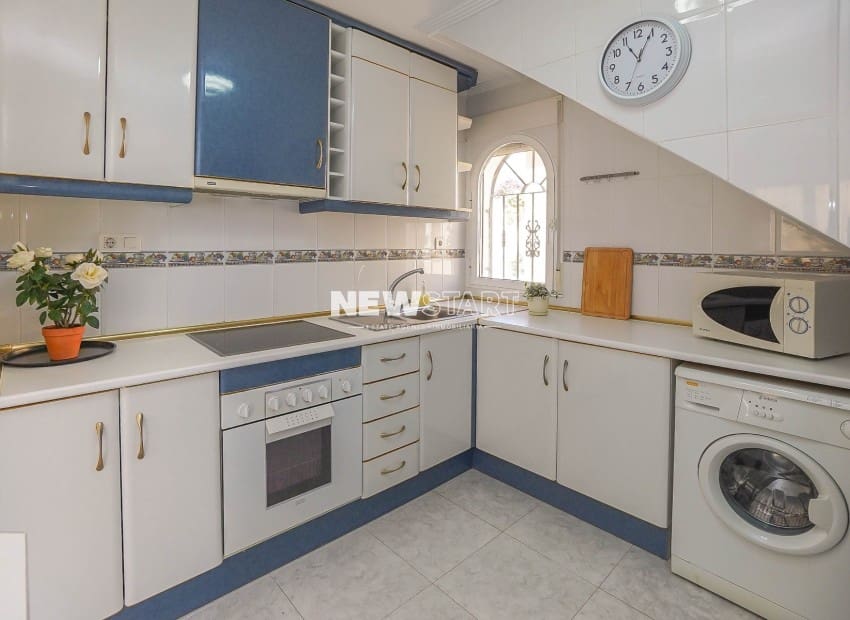 4 bedroom Villa for sale in La Marina with pool - € 229,500 (Ref: 9270258)