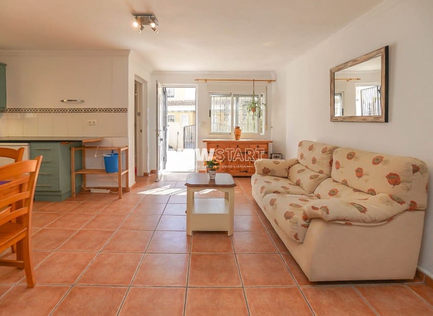 4 bedroom Villa for sale in La Marina with pool - € 229,500 (Ref: 9270258)