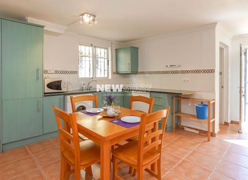 4 bedroom Villa for sale in La Marina with pool - € 229,500 (Ref: 9270258)