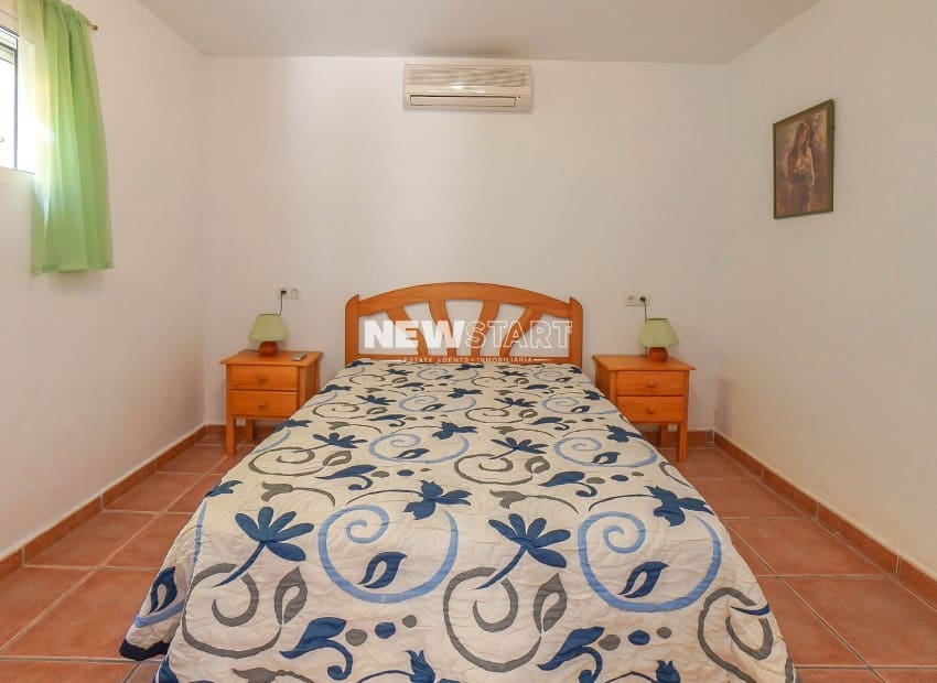 4 bedroom Villa for sale in La Marina with pool - € 229,500 (Ref: 9270258)