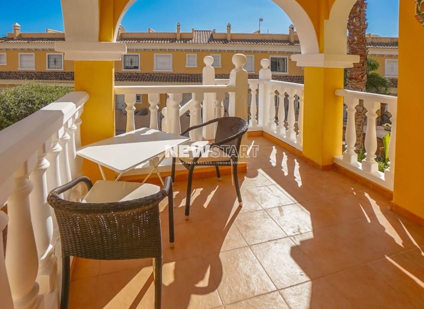 4 bedroom Villa for sale in La Marina with pool - € 229,500 (Ref: 9270258)