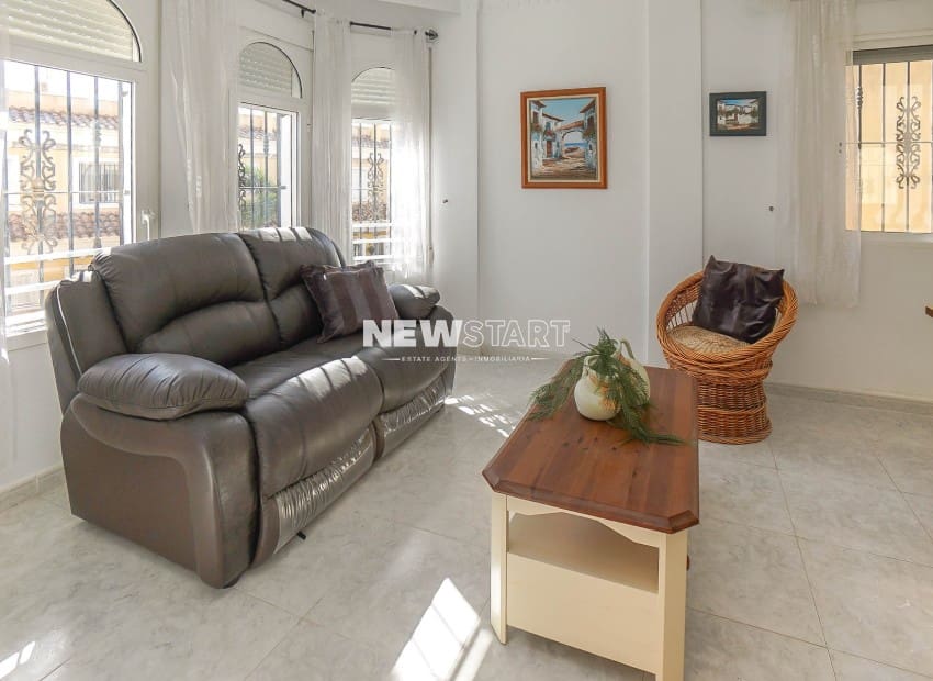 4 bedroom Villa for sale in La Marina with pool - € 229,500 (Ref: 9270258)