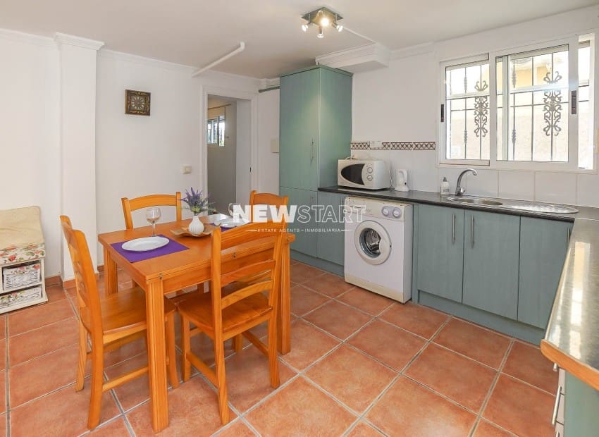 4 bedroom Villa for sale in La Marina with pool - € 229,500 (Ref: 9270258)