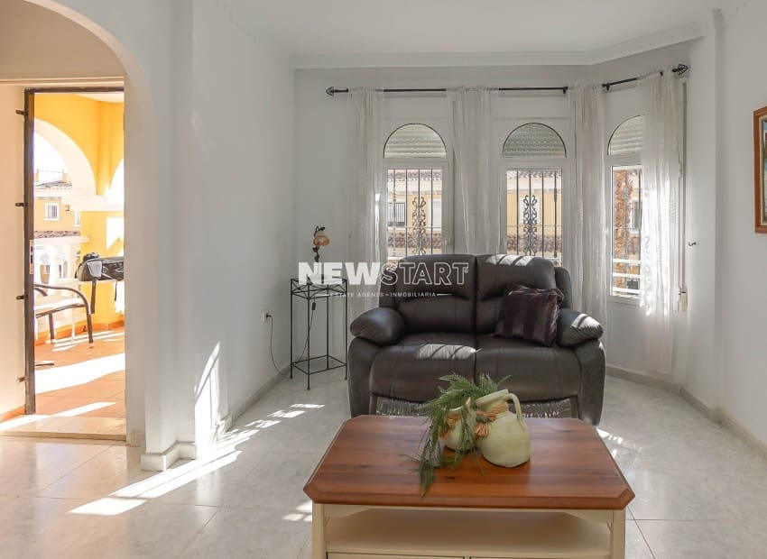 4 bedroom Villa for sale in La Marina with pool - € 229,500 (Ref: 9270258)