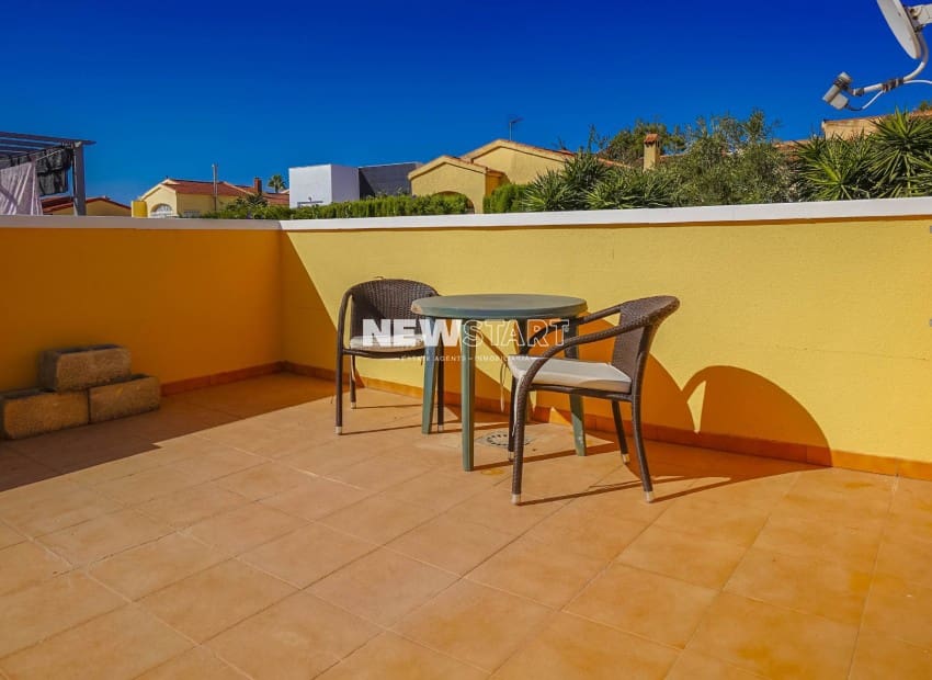 4 bedroom Villa for sale in La Marina with pool - € 229,500 (Ref: 9270258)