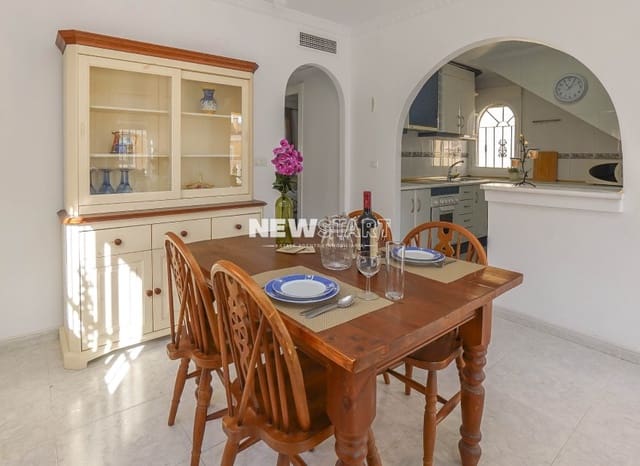 4 soveværelse Villa til salg i La Marina, Elche / Elx med swimmingpool - € 229.500 (Ref: 9270258)