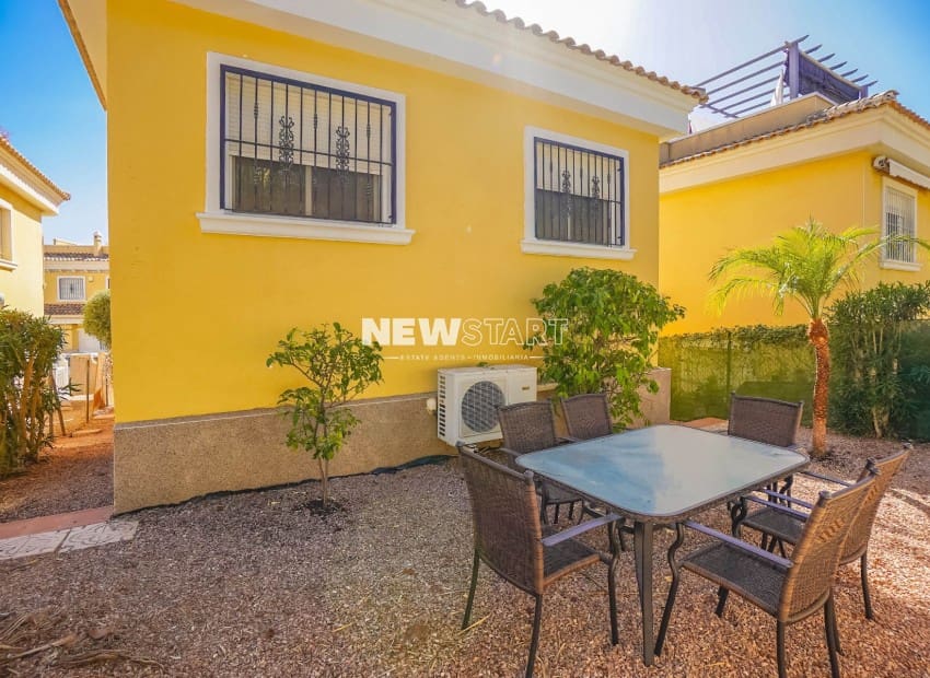 4 bedroom Villa for sale in La Marina with pool - € 229,500 (Ref: 9270258)