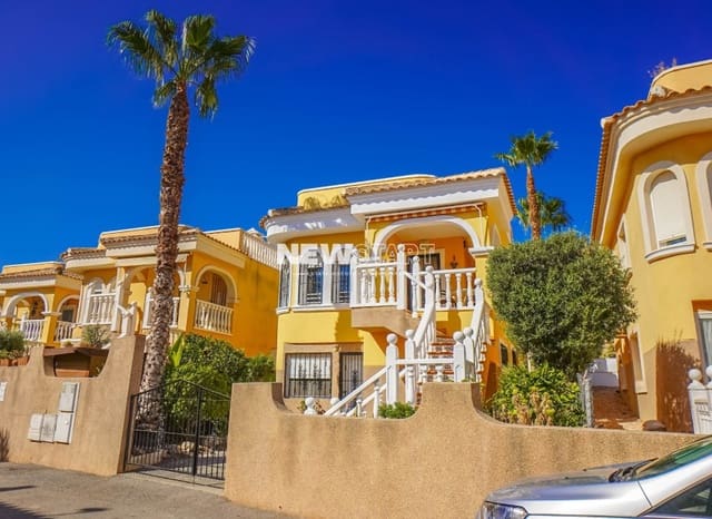 4 soveværelse Villa til salg i La Marina, Elche / Elx med swimmingpool - € 229.500 (Ref: 9270258)