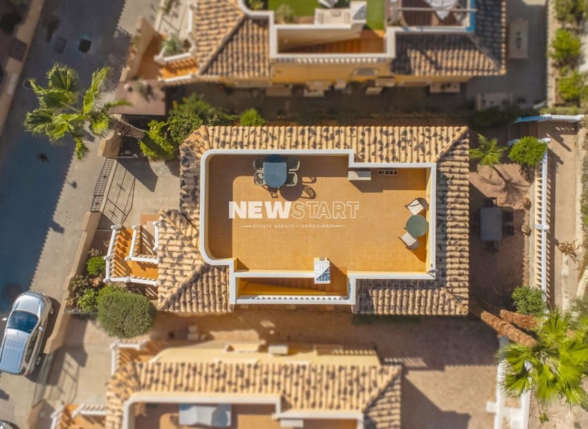 4 bedroom Villa for sale in La Marina with pool - € 229,500 (Ref: 9270258)