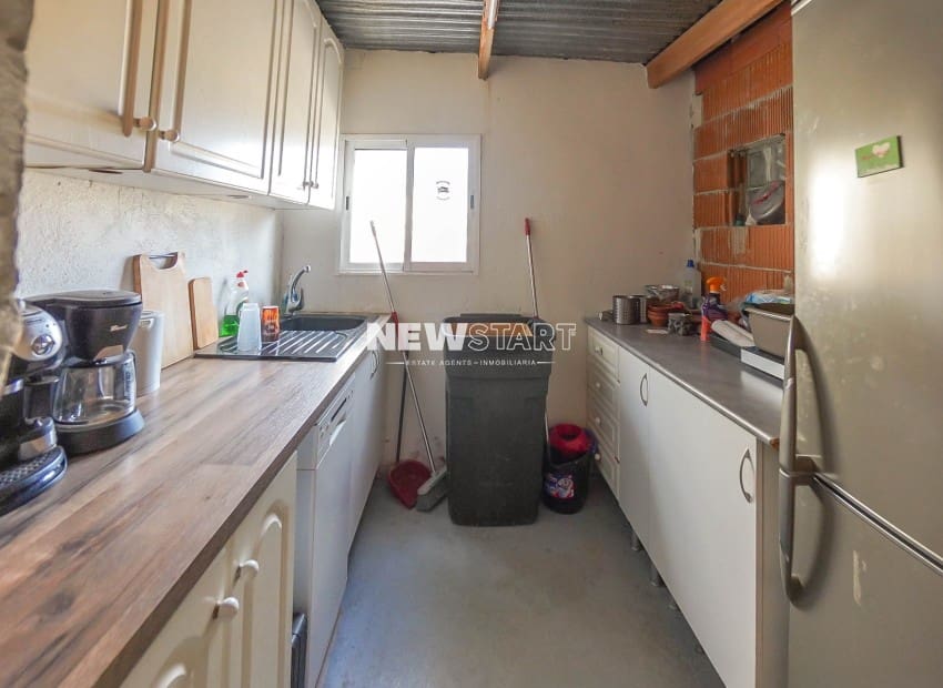 3 soveværelse Finca/Landehus til salg i Daimes med swimmingpool - € 165.000 (Ref: 9271455)