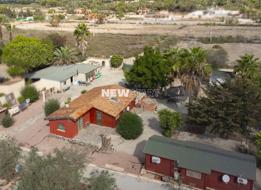 3 soveværelse Finca/Landehus til salg i Daimes med swimmingpool - € 165.000 (Ref: 9271455)