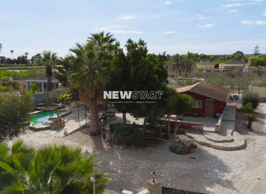 3 soveværelse Finca/Landehus til salg i Daimes med swimmingpool - € 165.000 (Ref: 9271455)