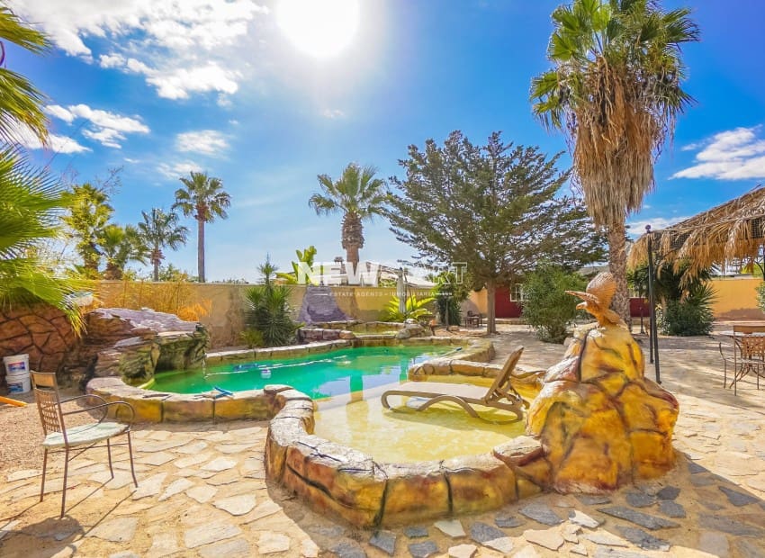 3 soveværelse Finca/Landehus til salg i Daimes med swimmingpool - € 165.000 (Ref: 9271455)