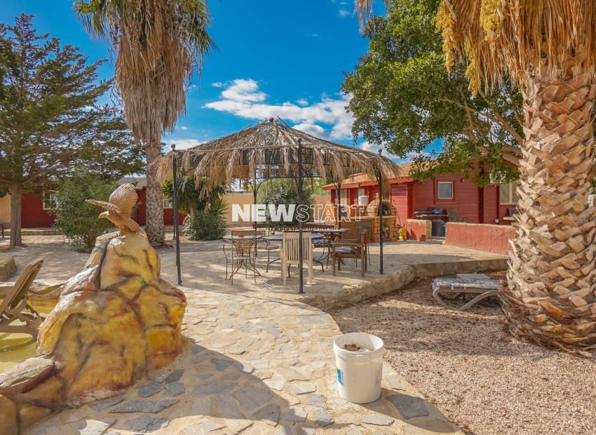 3 soveværelse Finca/Landehus til salg i Daimes med swimmingpool - € 165.000 (Ref: 9271455)