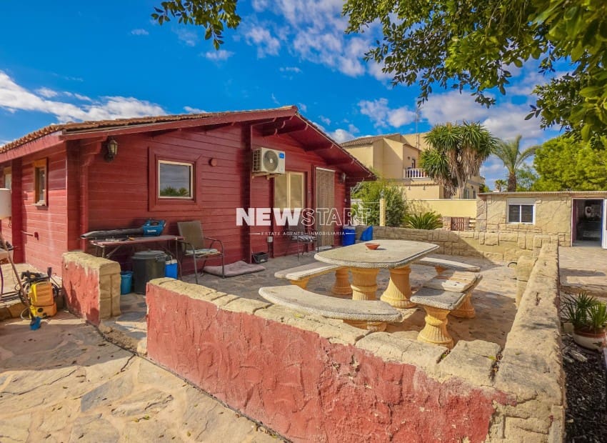 3 soveværelse Finca/Landehus til salg i Daimes med swimmingpool - € 165.000 (Ref: 9271455)