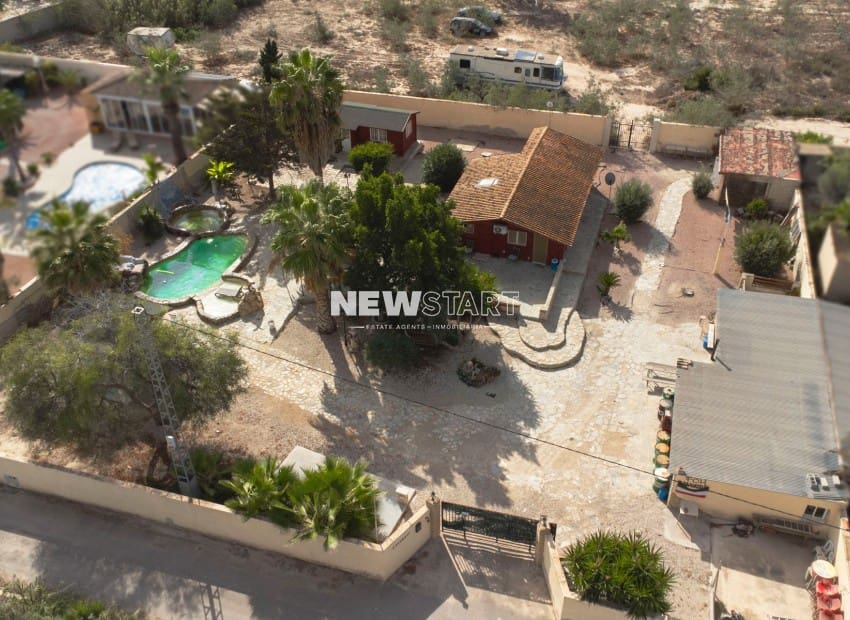 3 soveværelse Finca/Landehus til salg i Daimes med swimmingpool - € 165.000 (Ref: 9271455)