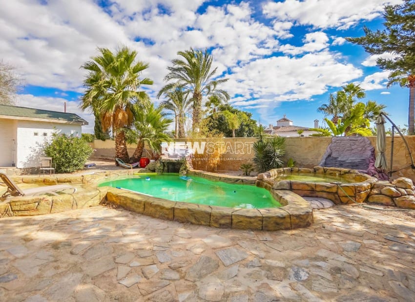 3 soveværelse Finca/Landehus til salg i Daimes med swimmingpool - € 165.000 (Ref: 9271455)