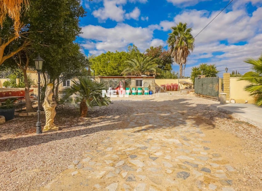 3 soveværelse Finca/Landehus til salg i Daimes med swimmingpool - € 165.000 (Ref: 9271455)