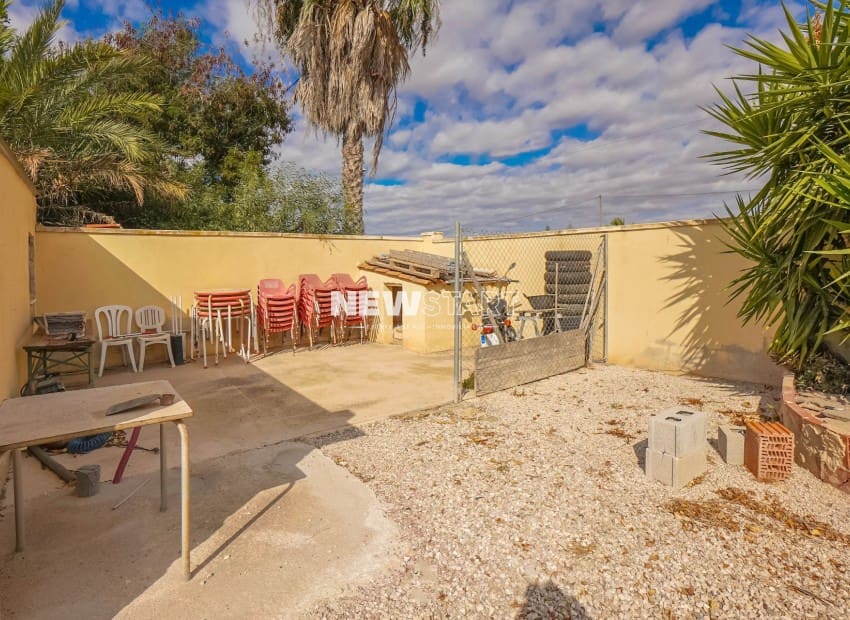 3 soveværelse Finca/Landehus til salg i Daimes med swimmingpool - € 165.000 (Ref: 9271455)