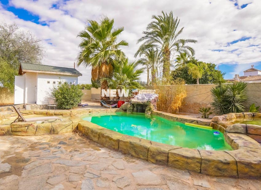 3 soveværelse Finca/Landehus til salg i Daimes med swimmingpool - € 165.000 (Ref: 9271455)