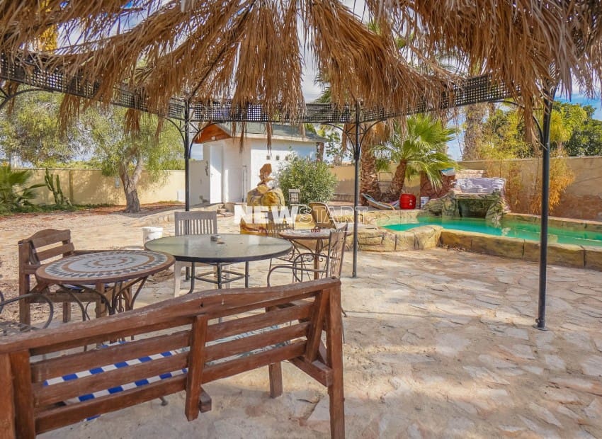 3 soveværelse Finca/Landehus til salg i Daimes med swimmingpool - € 165.000 (Ref: 9271455)