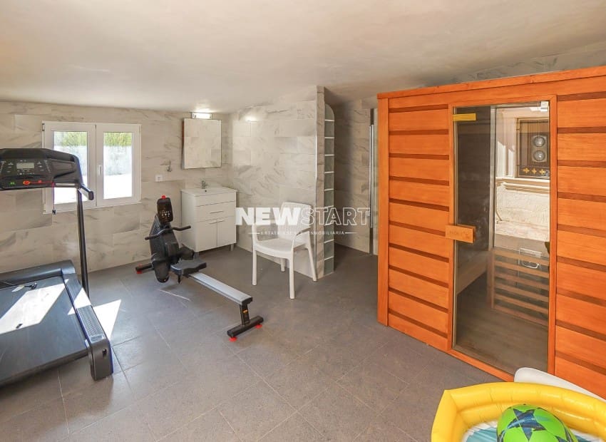 8 sypialnia Willa na sprzedaż w San Fulgencio z basenem - 950 000 € (Ref: 9278476)