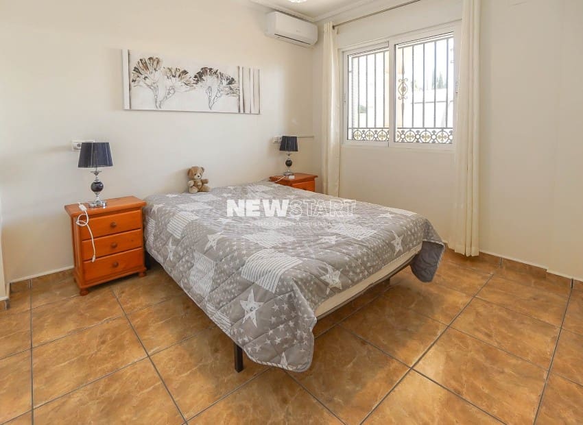 8 sypialnia Willa na sprzedaż w San Fulgencio z basenem - 950 000 € (Ref: 9278476)