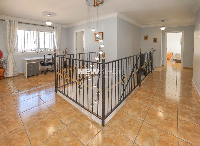 8 sypialnia Willa na sprzedaż w San Fulgencio z basenem - 950 000 € (Ref: 9278476)