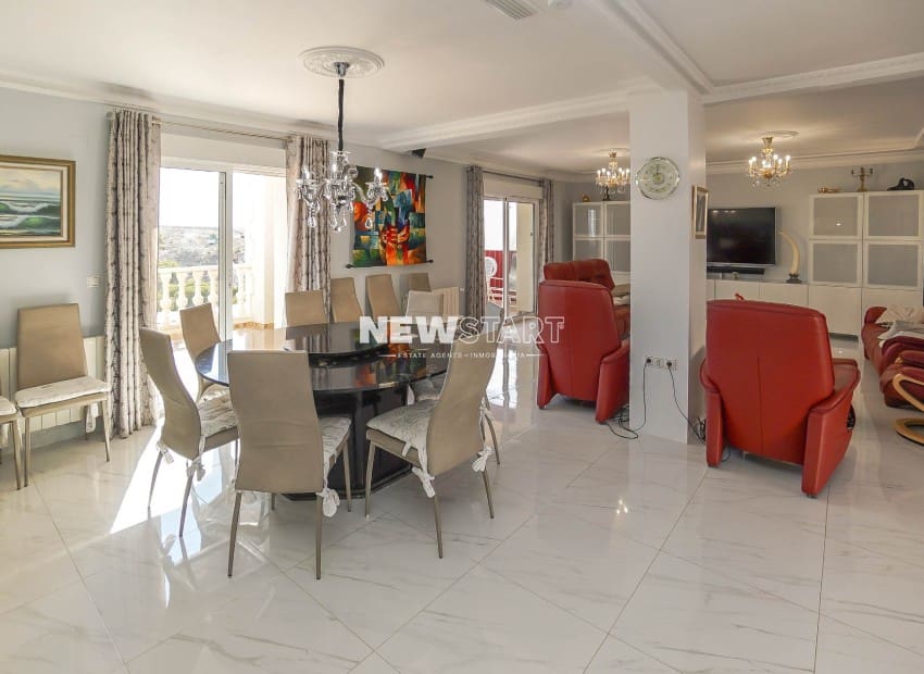 8 sypialnia Willa na sprzedaż w San Fulgencio z basenem - 950 000 € (Ref: 9278476)