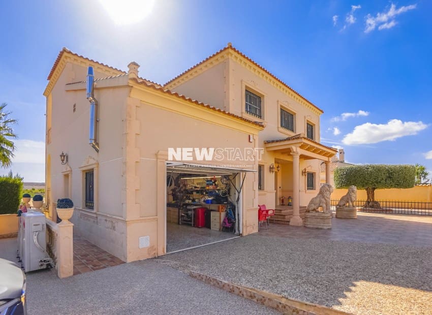 8 sypialnia Willa na sprzedaż w San Fulgencio z basenem - 950 000 € (Ref: 9278476)