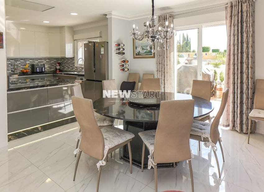 8 sypialnia Willa na sprzedaż w San Fulgencio z basenem - 950 000 € (Ref: 9278476)