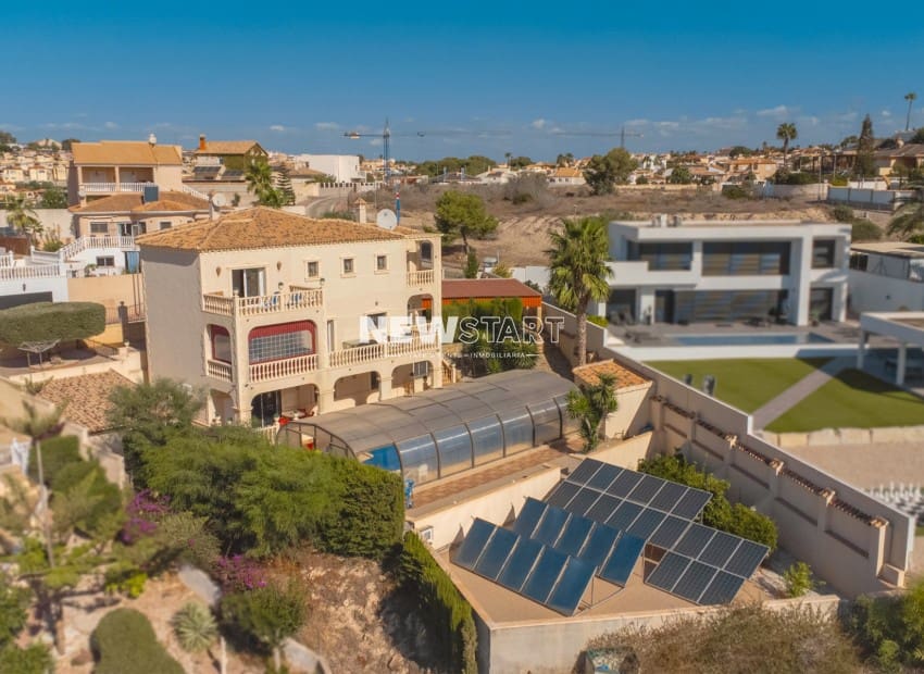 8 sypialnia Willa na sprzedaż w San Fulgencio z basenem - 950 000 € (Ref: 9278476)