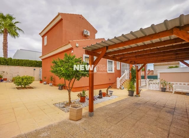 3 bedroom Villa for sale in San Fulgencio with pool - € 395,000 (Ref: 9301537)