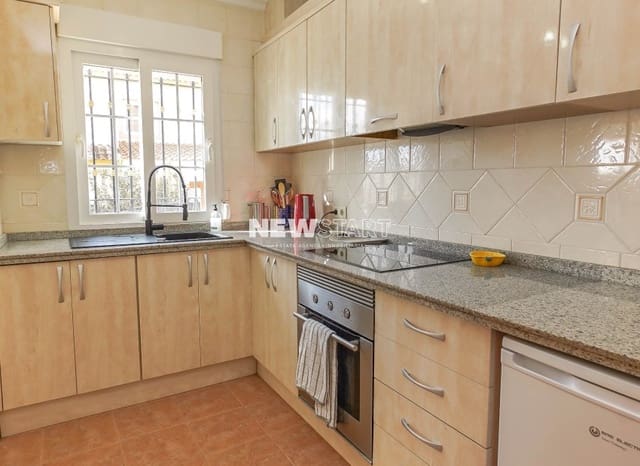 3 bedroom Villa for sale in San Fulgencio with pool - € 395,000 (Ref: 9301537)