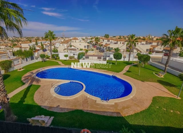 3 soverom Rekkehus til salgs i La Marina, Elche / Elx med svømmebasseng - € 169 000 (Ref: 9328553)