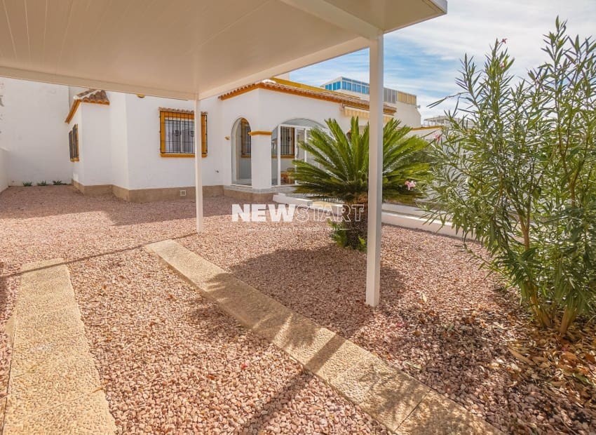 3 soverom Rekkehus til salgs i La Marina med svømmebasseng - € 169 000 (Ref: 9328553)