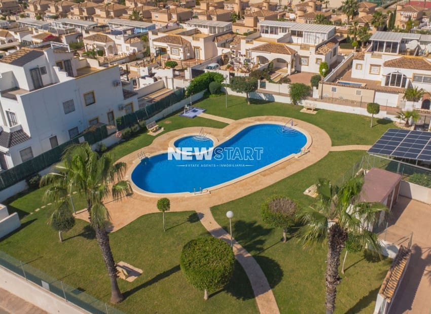 3 soverom Rekkehus til salgs i La Marina med svømmebasseng - € 169 000 (Ref: 9328553)